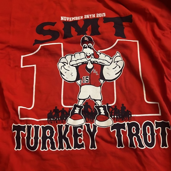November 2015 turkey trot shirt - Picture 2 of 3